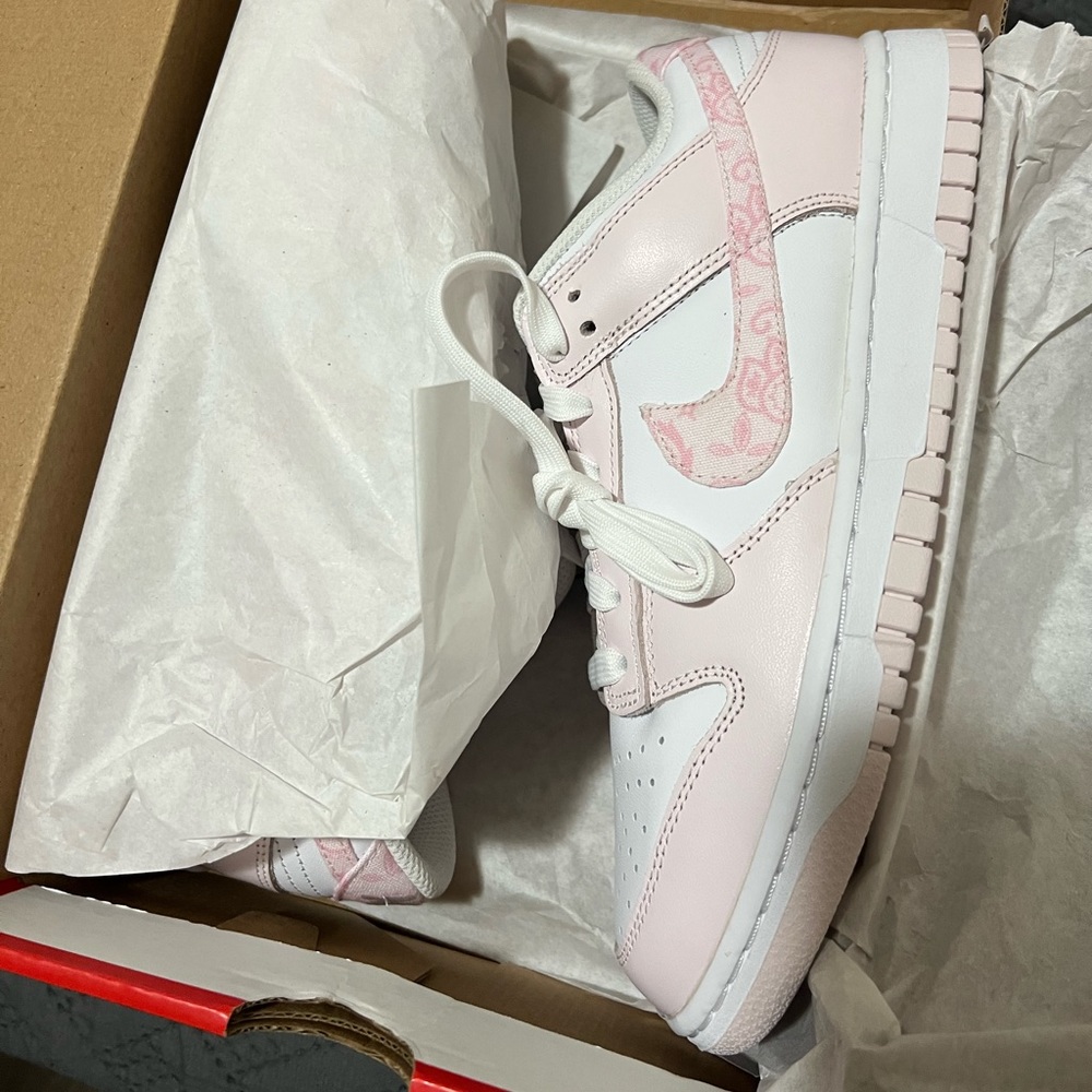 *WMNS NIKE DUNK LOW PINK PAISLEY*